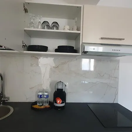Апартаменты Grand Confort Houilles